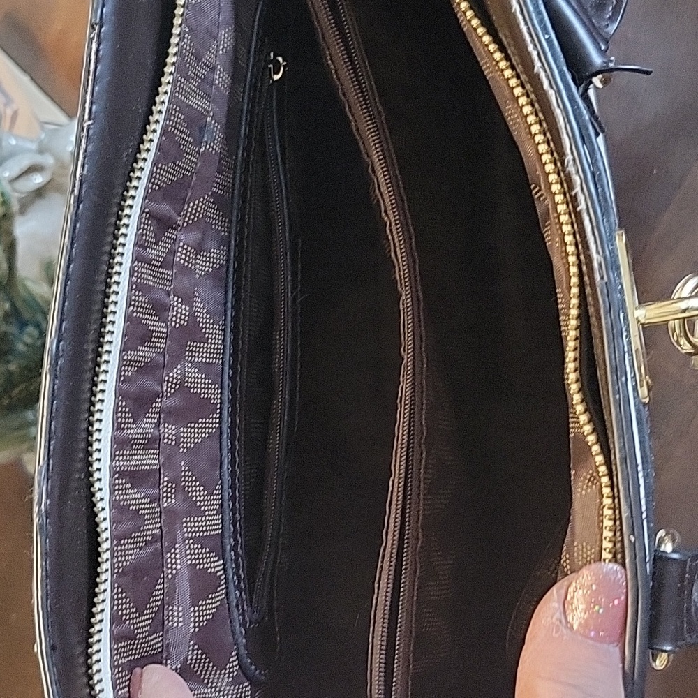 Handbag - Picture 3 of 5